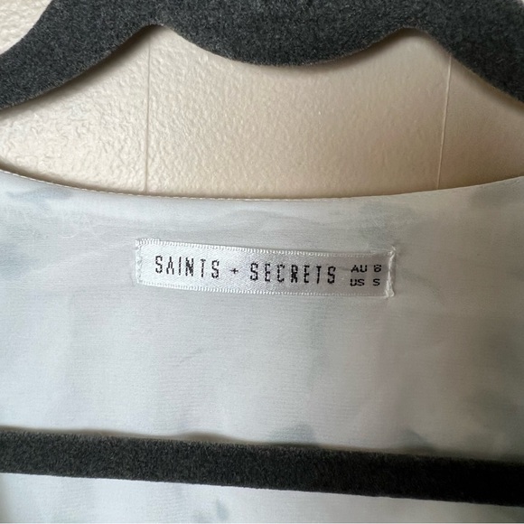 Selfie Leslie Sylvie Shirred Layered Hem Floral Dress Olive/White Smocked Small - Picture 8 of 12